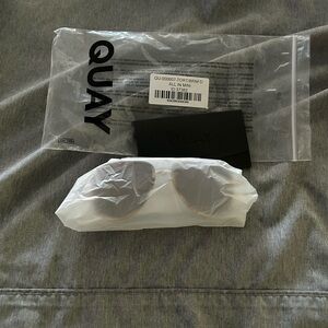 Quay Australia Sunglasses - gold tortoise  Black and gold